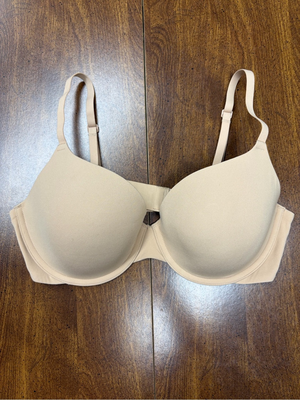 Skims Fits Everybody T-Shirt Sand Bra Size 36C